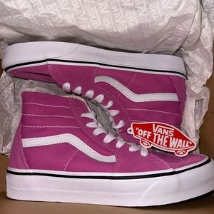 Women’s size 8- Fiji pink vans